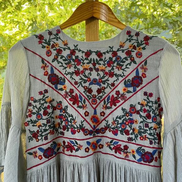 Umgee Grey Embroidered Pleated Mini Dress Size S - Picture 3 of 8
